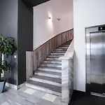 Kampus Palace فندق